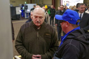 Как Лукашенко оправдывался за государственное празднование 7 ноября